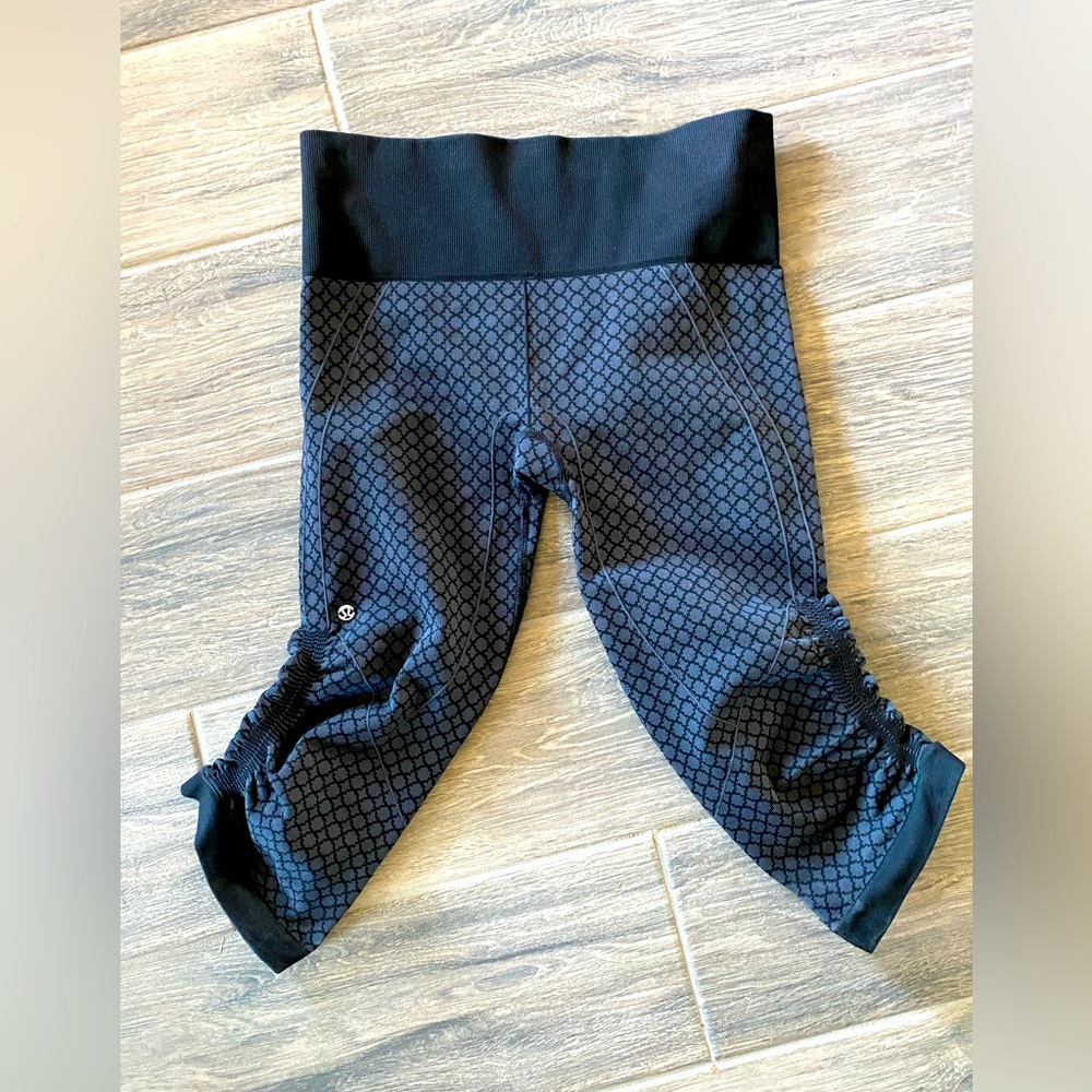 In The Flow Crop Lululemon Women’s Size 8